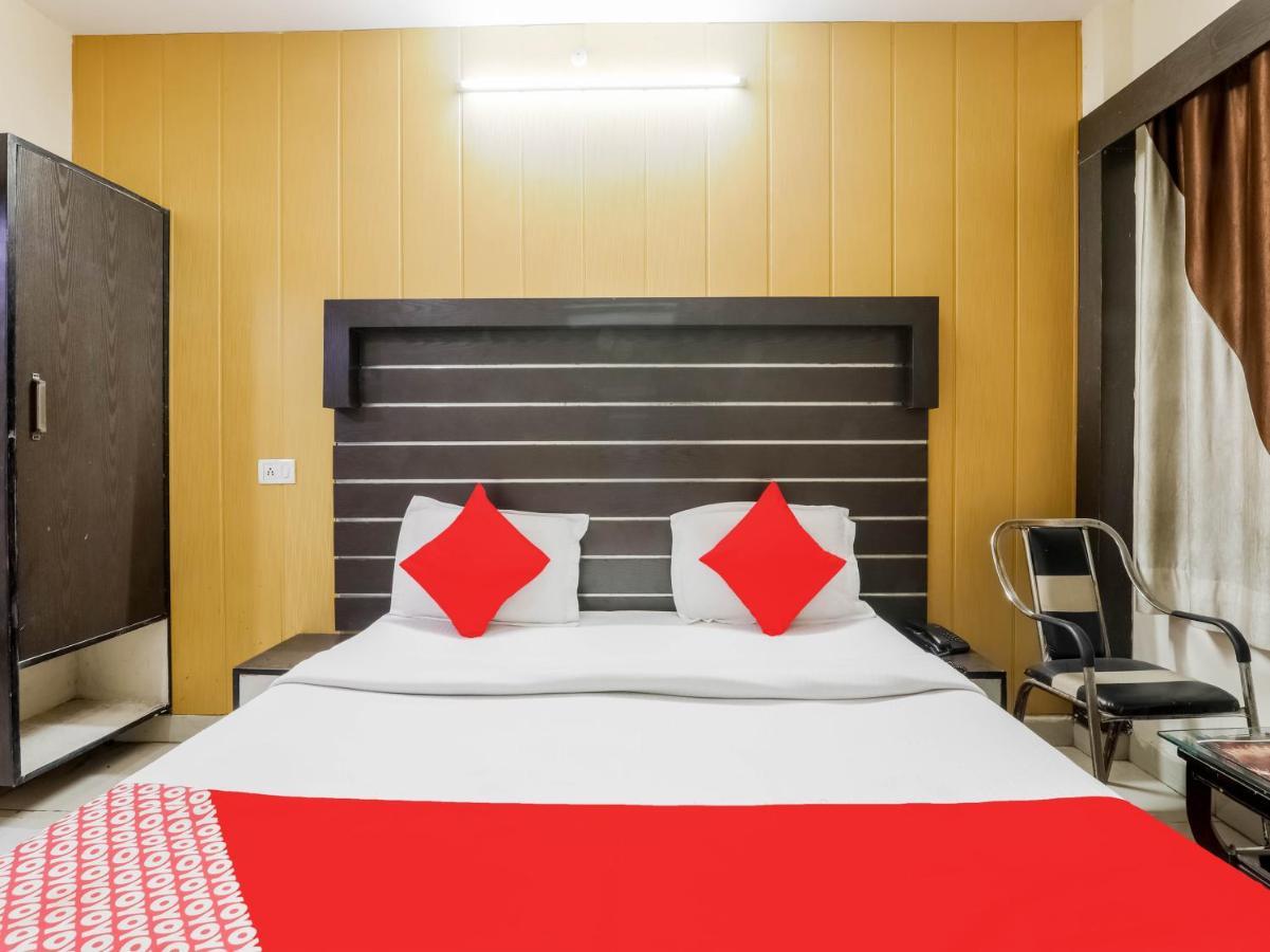 Oyo 79765 Hotel Samrat Lucknow Dış mekan fotoğraf