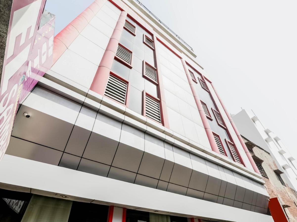 Oyo 79765 Hotel Samrat Lucknow Dış mekan fotoğraf