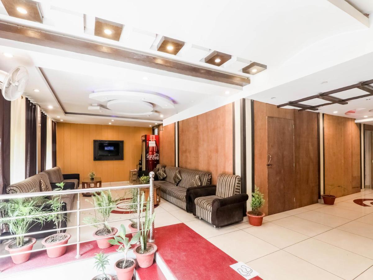 Oyo 79765 Hotel Samrat Lucknow Dış mekan fotoğraf